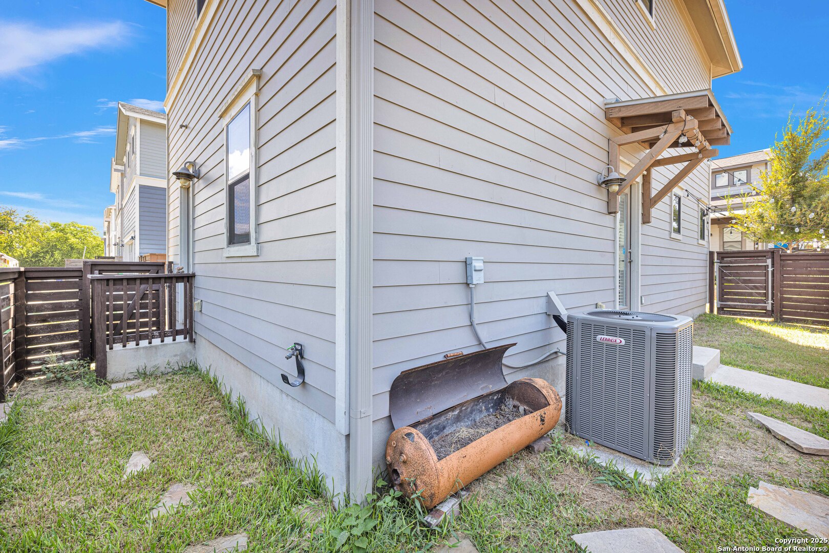 main property photo 24