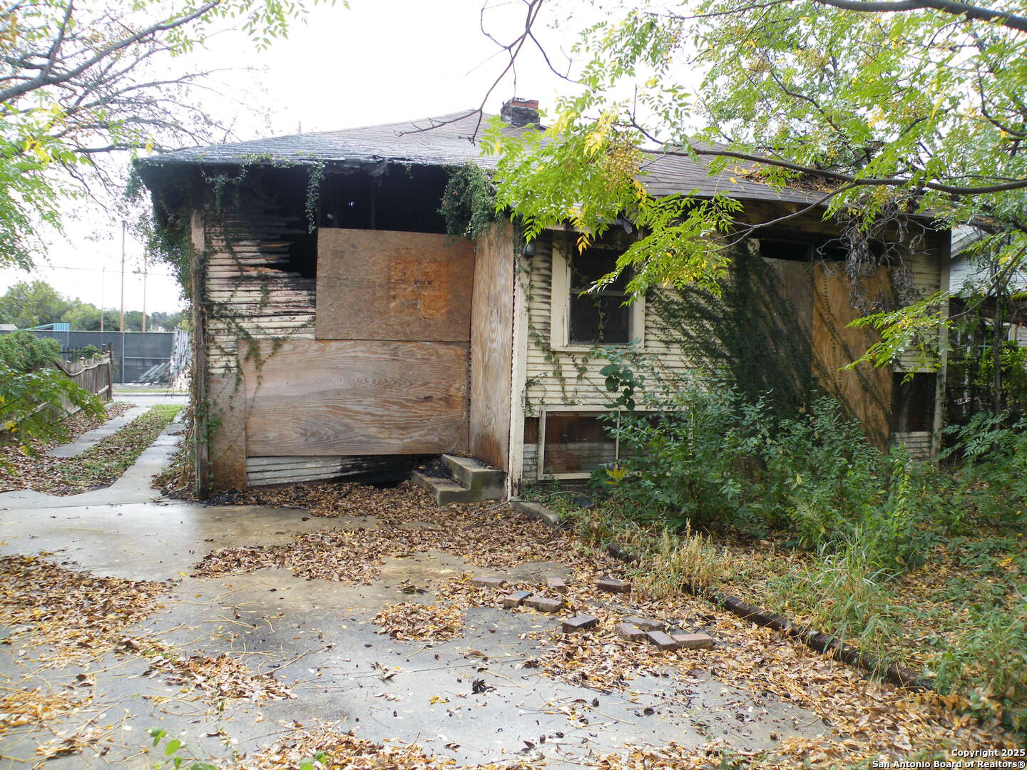 main property photo 11