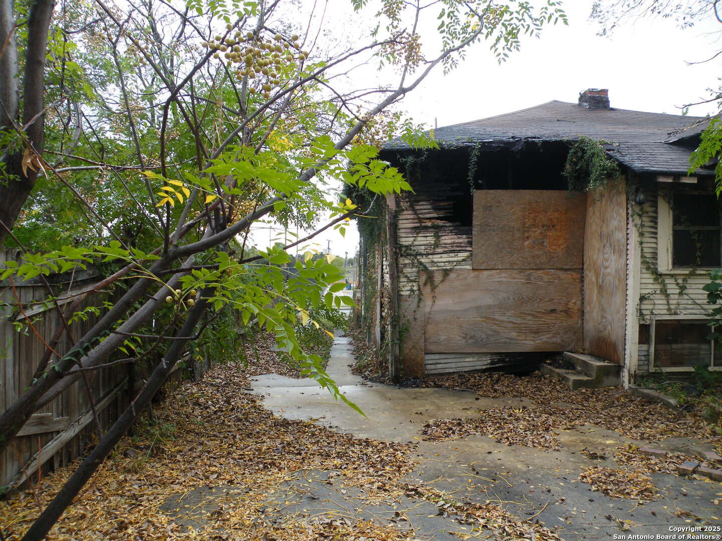 main property photo 13