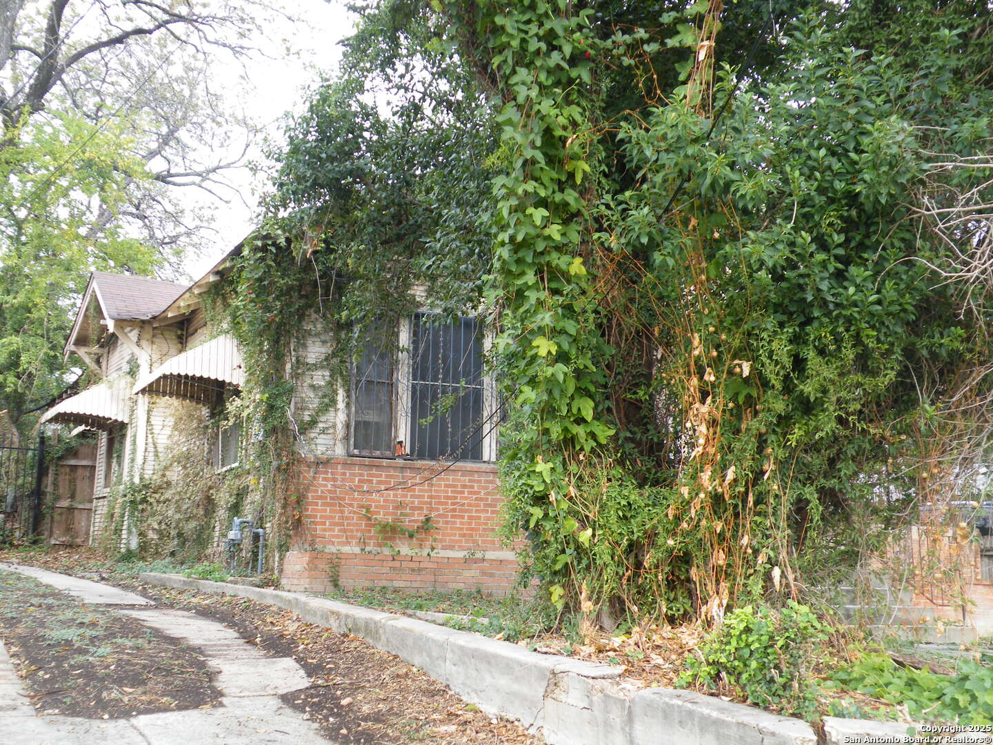 main property photo 15