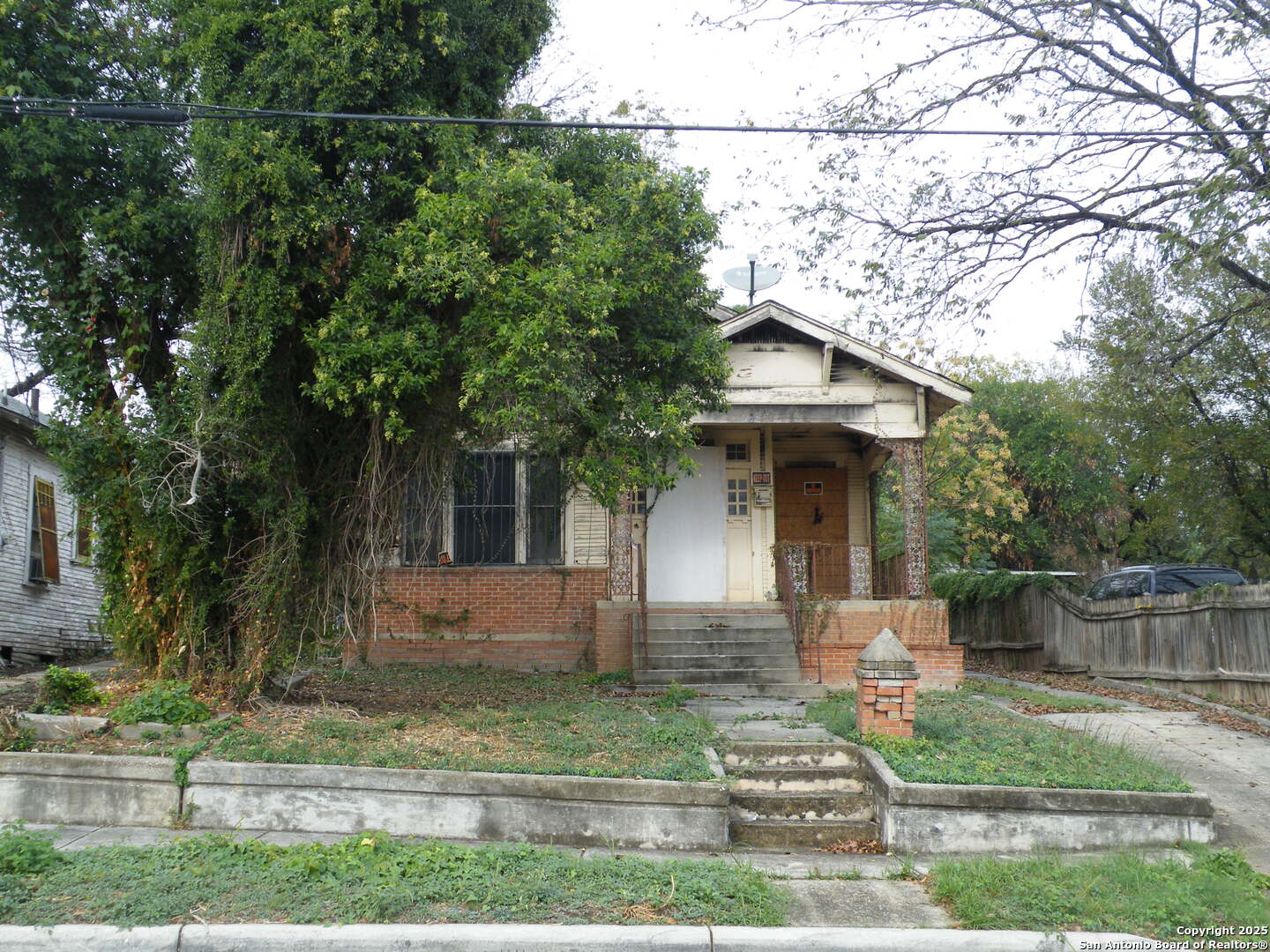 main property photo 6
