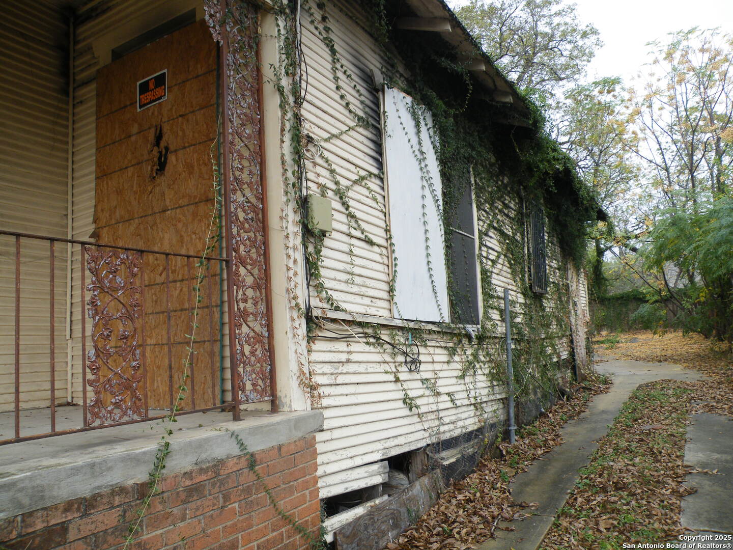 main property photo 8