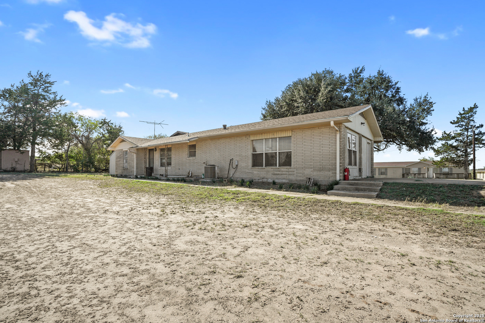 main property photo 10