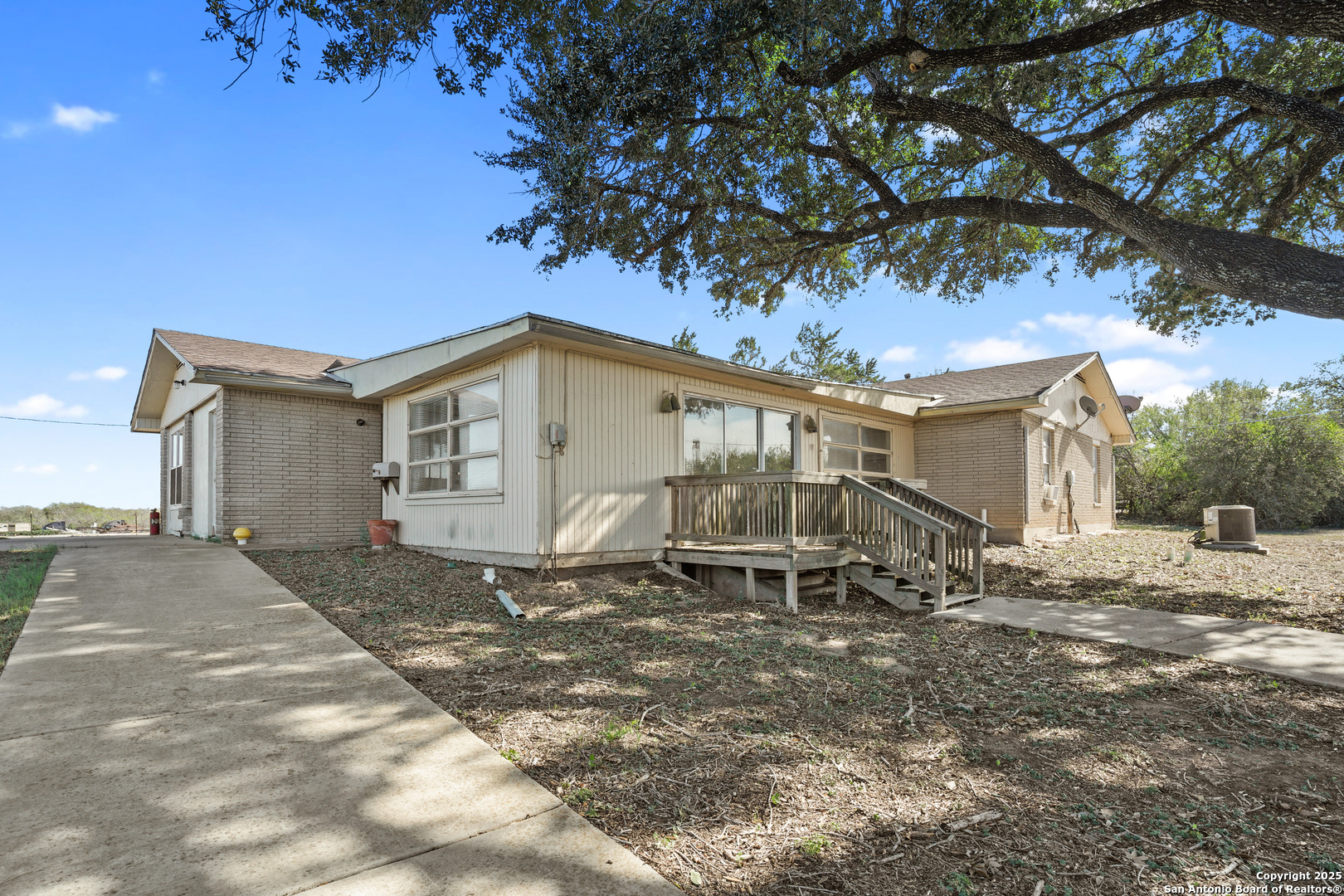 main property photo 11