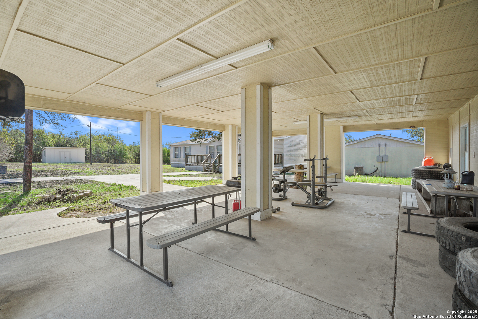 main property photo 14