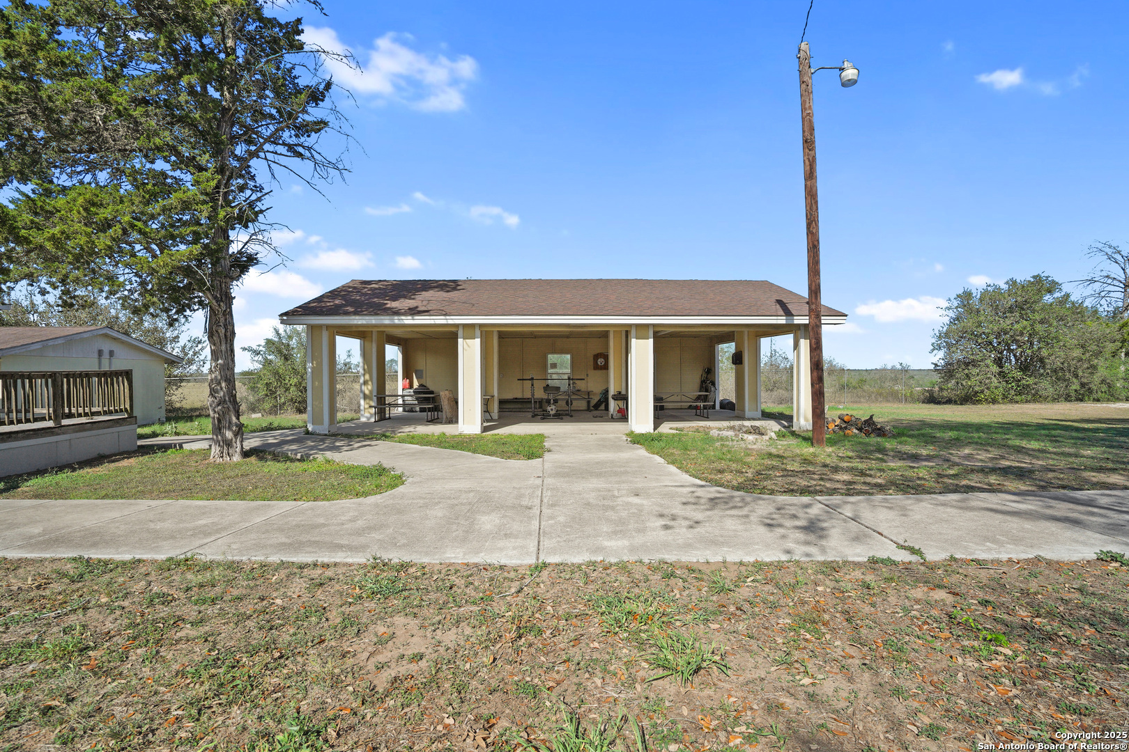 main property photo 15