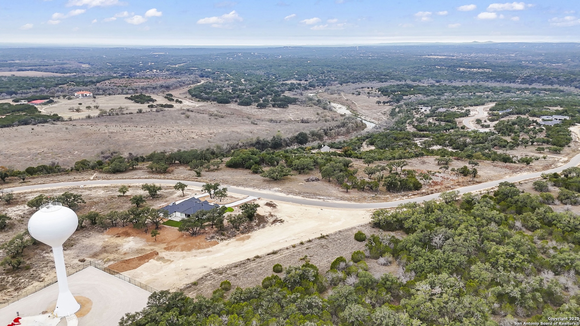 main property photo 3