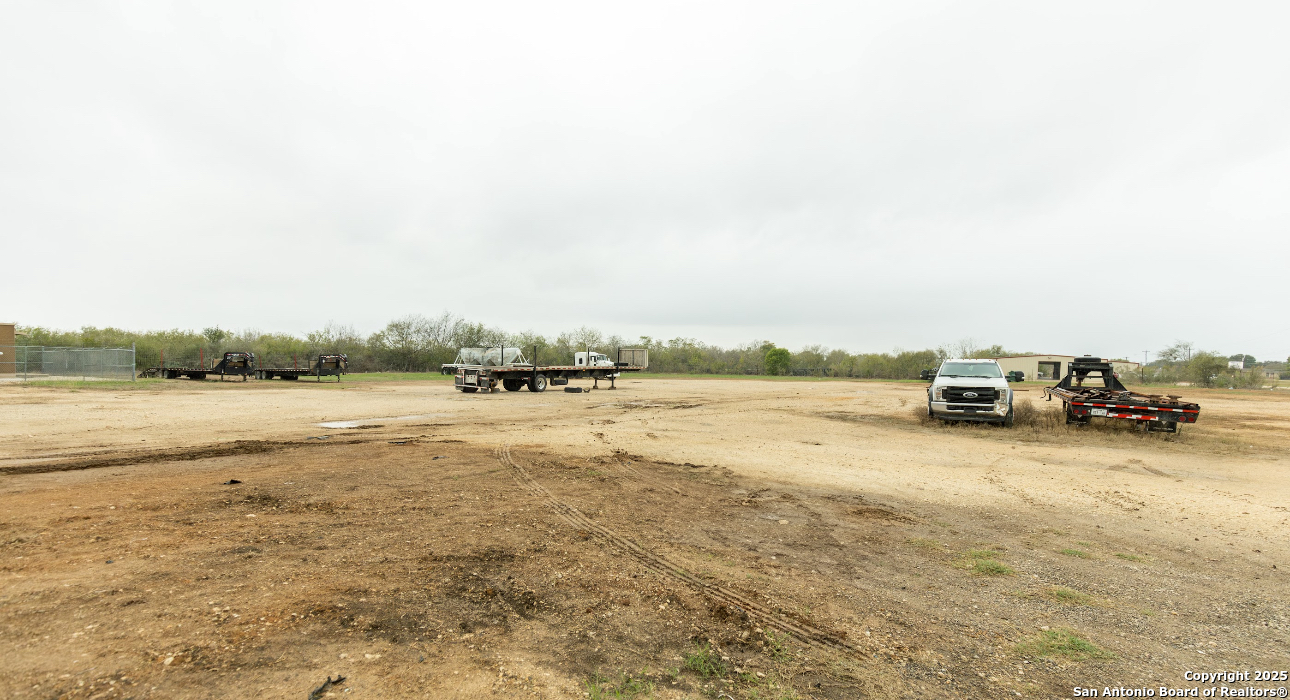 main property photo 17