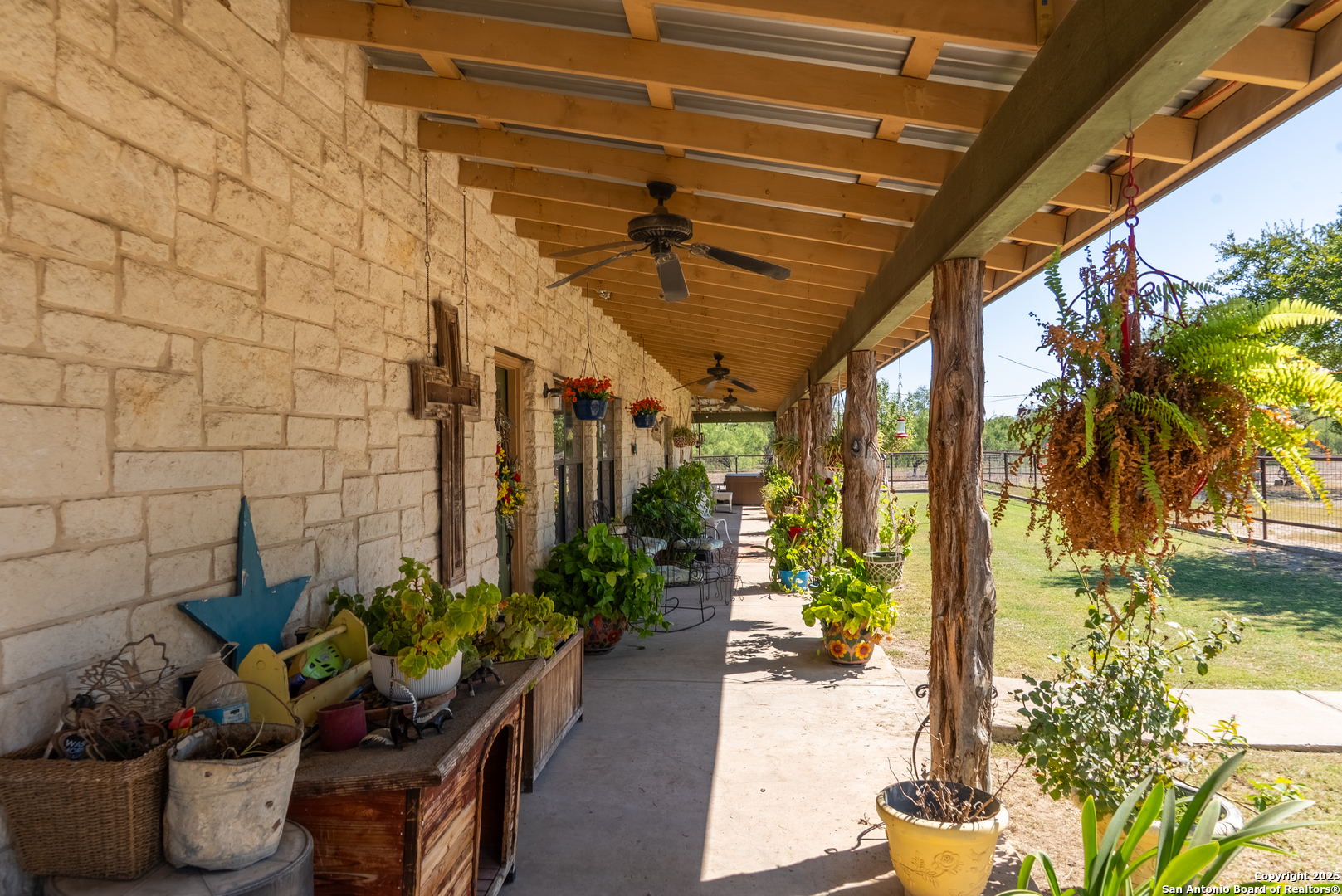 main property photo 8