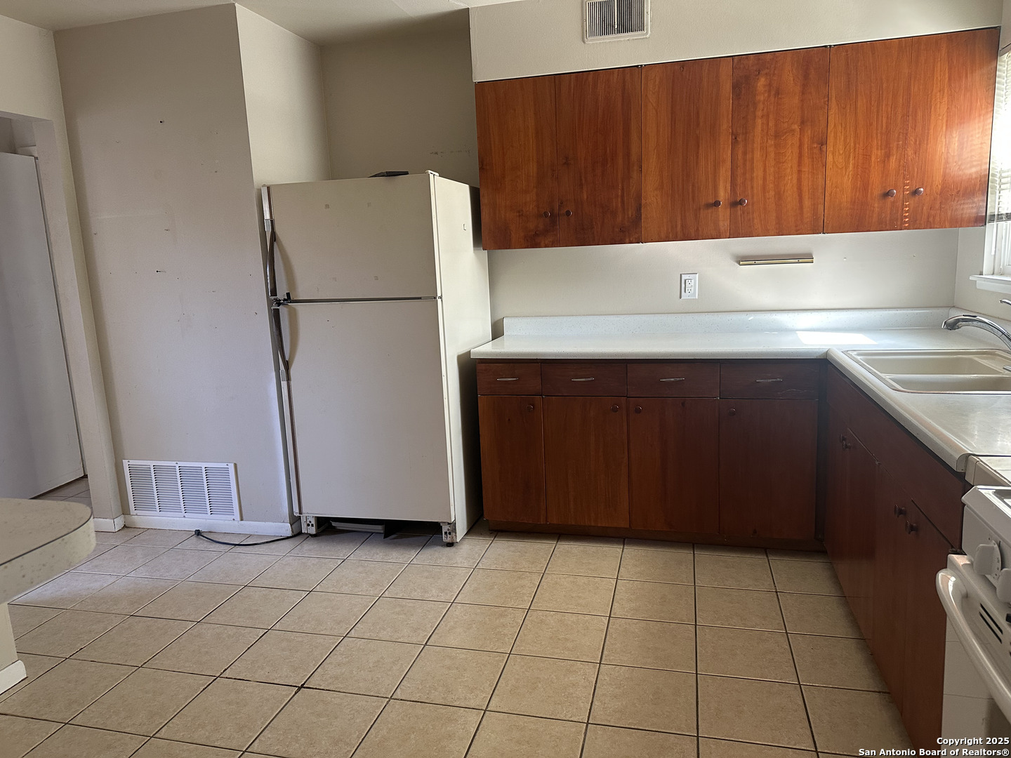 property viewer photo 1