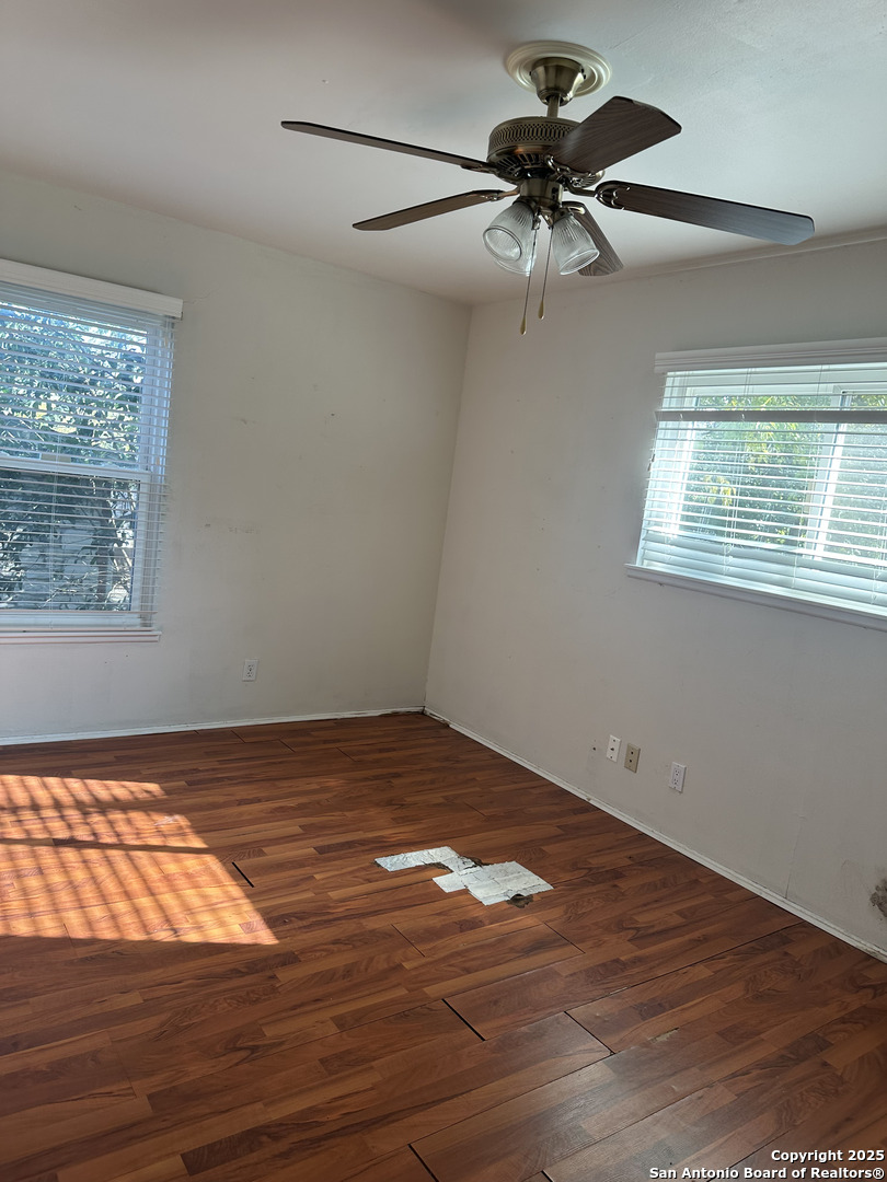 property viewer photo 2