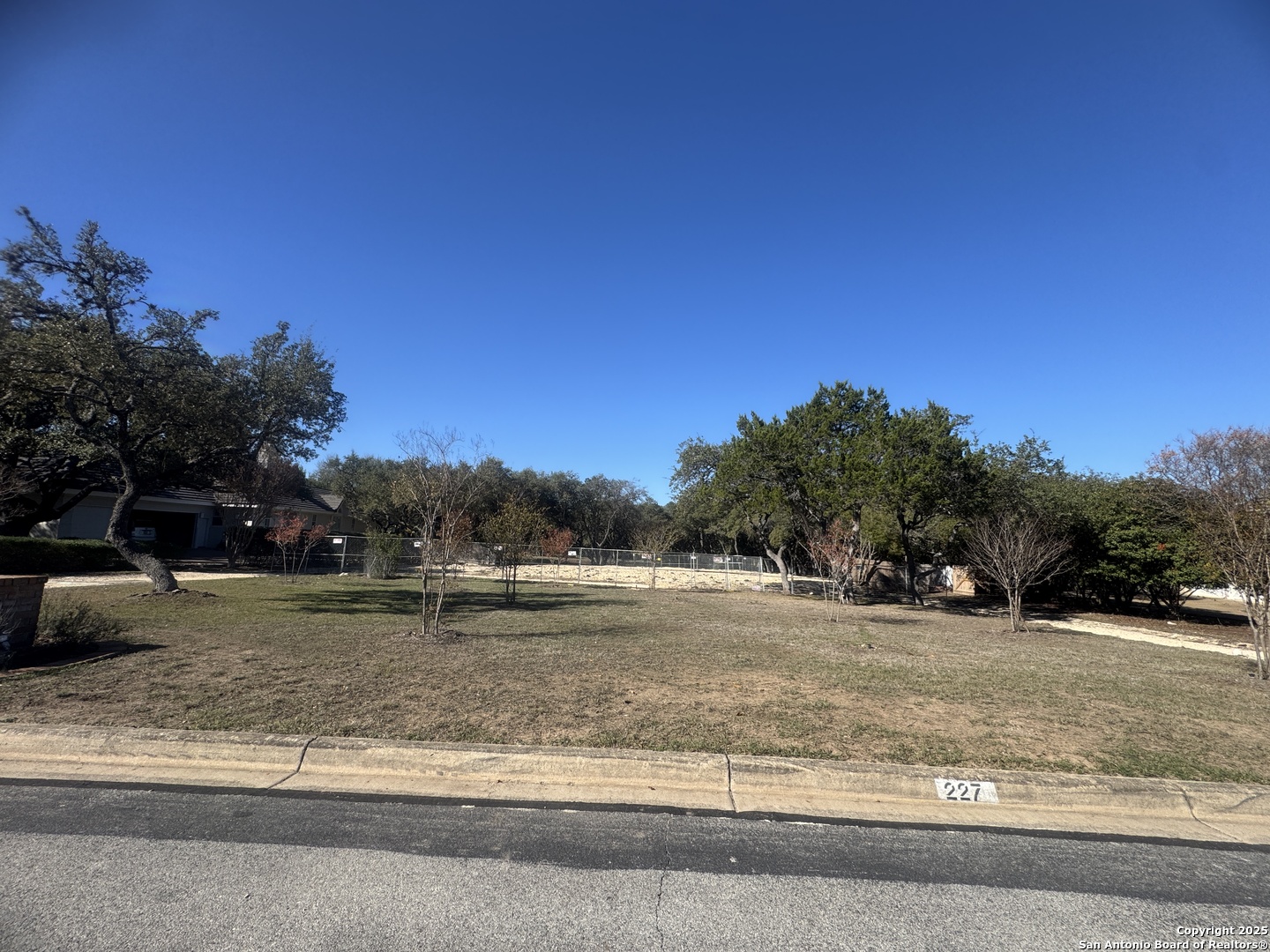 property viewer photo 1