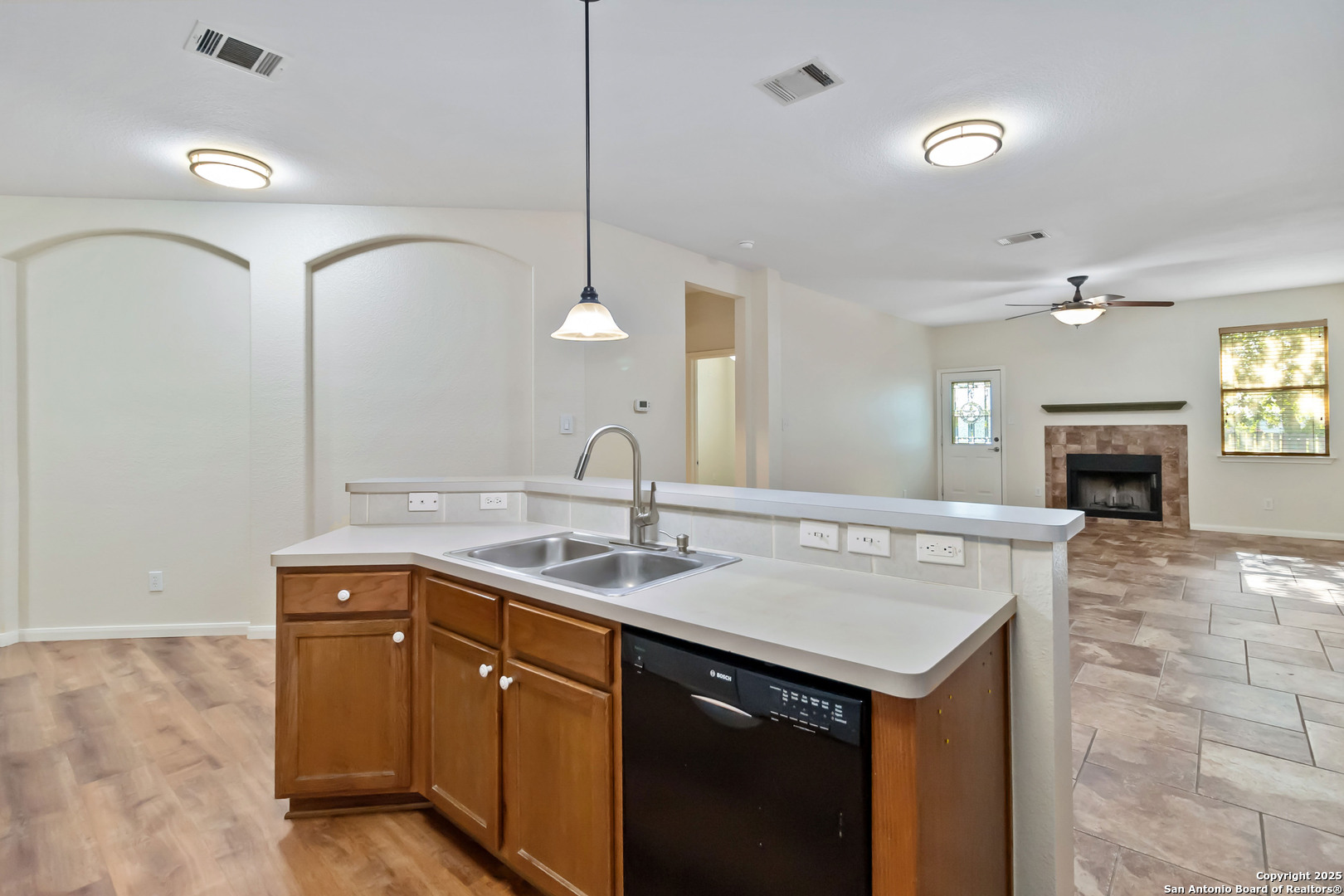 property viewer photo 11