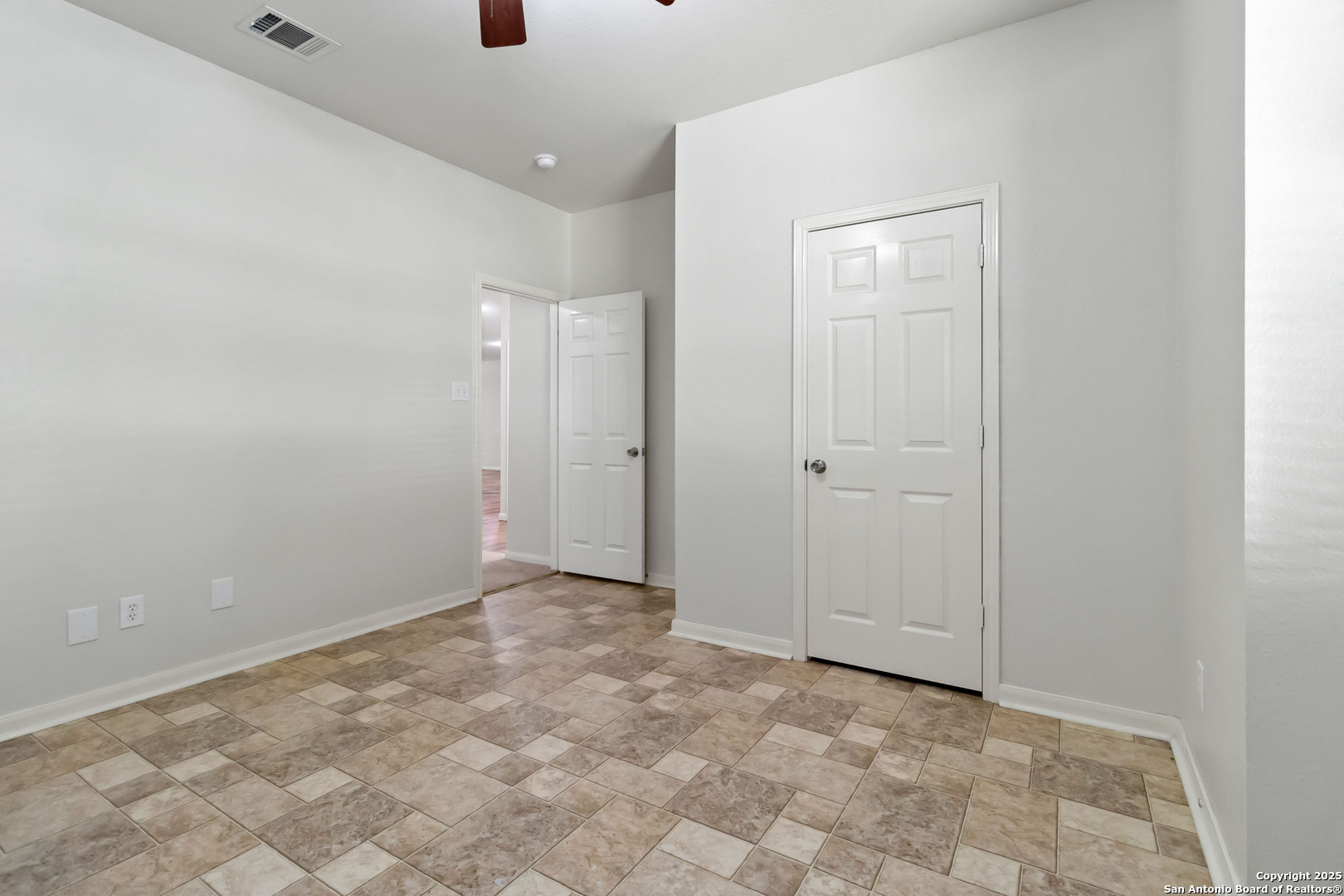 property viewer photo 16