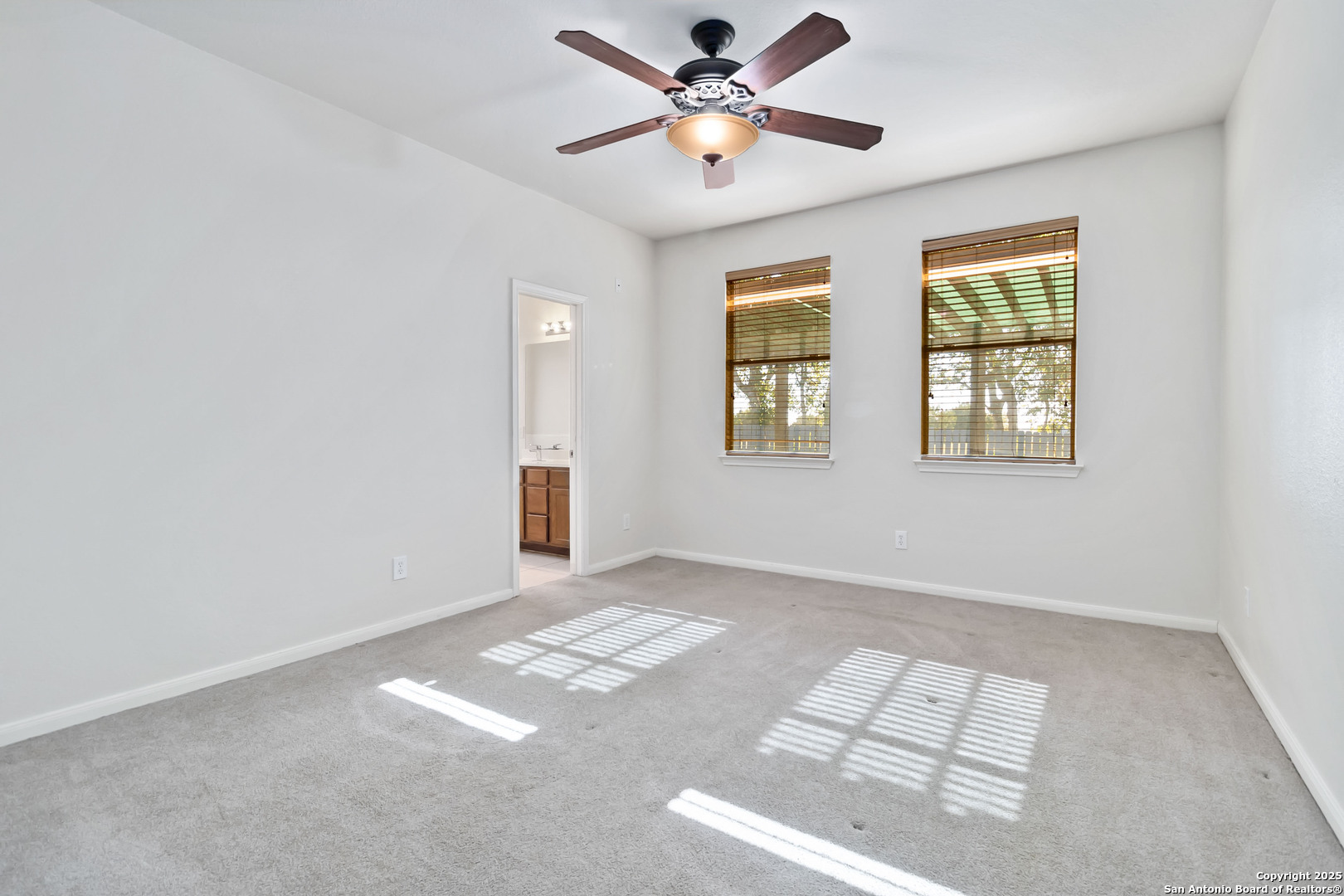 property viewer photo 21