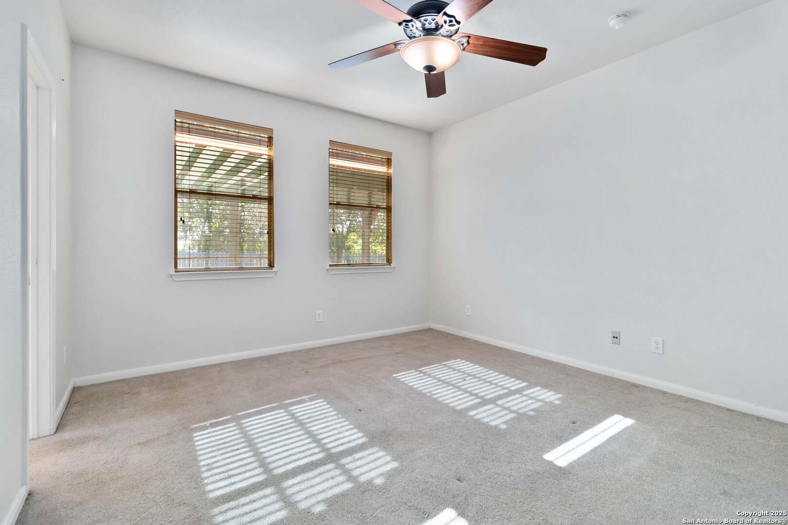 property viewer photo 22