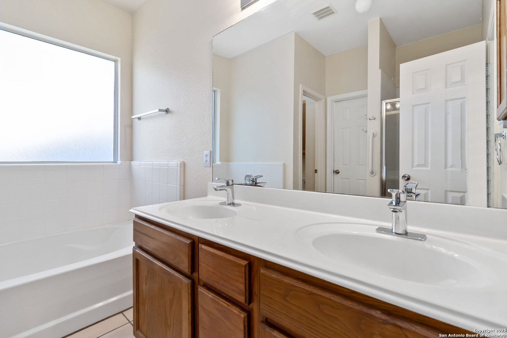 property viewer photo 23