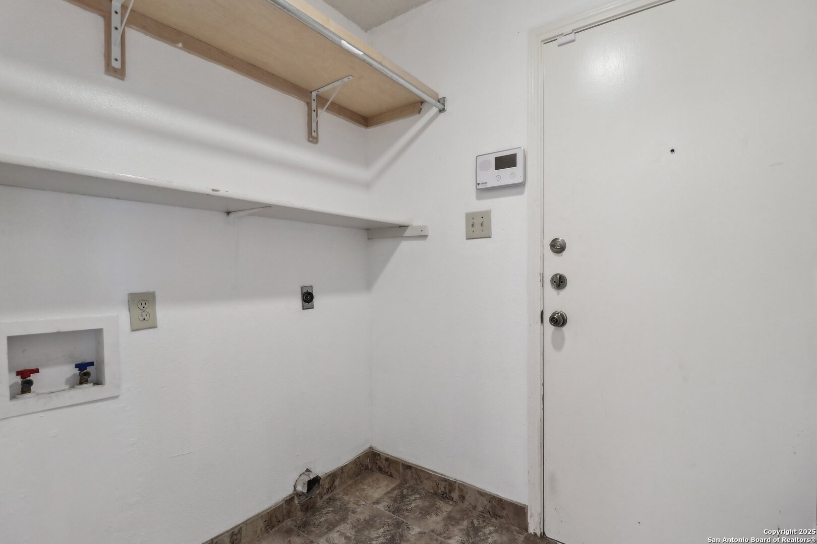 property viewer photo 11