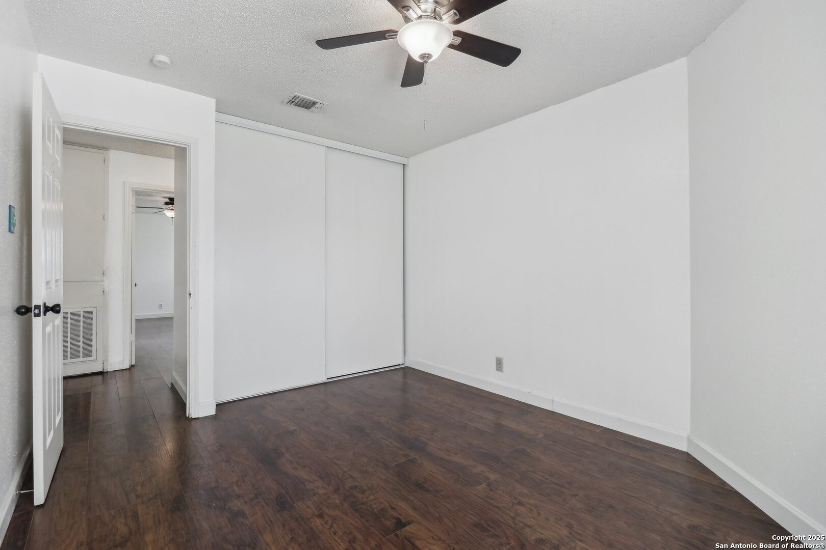 property viewer photo 12