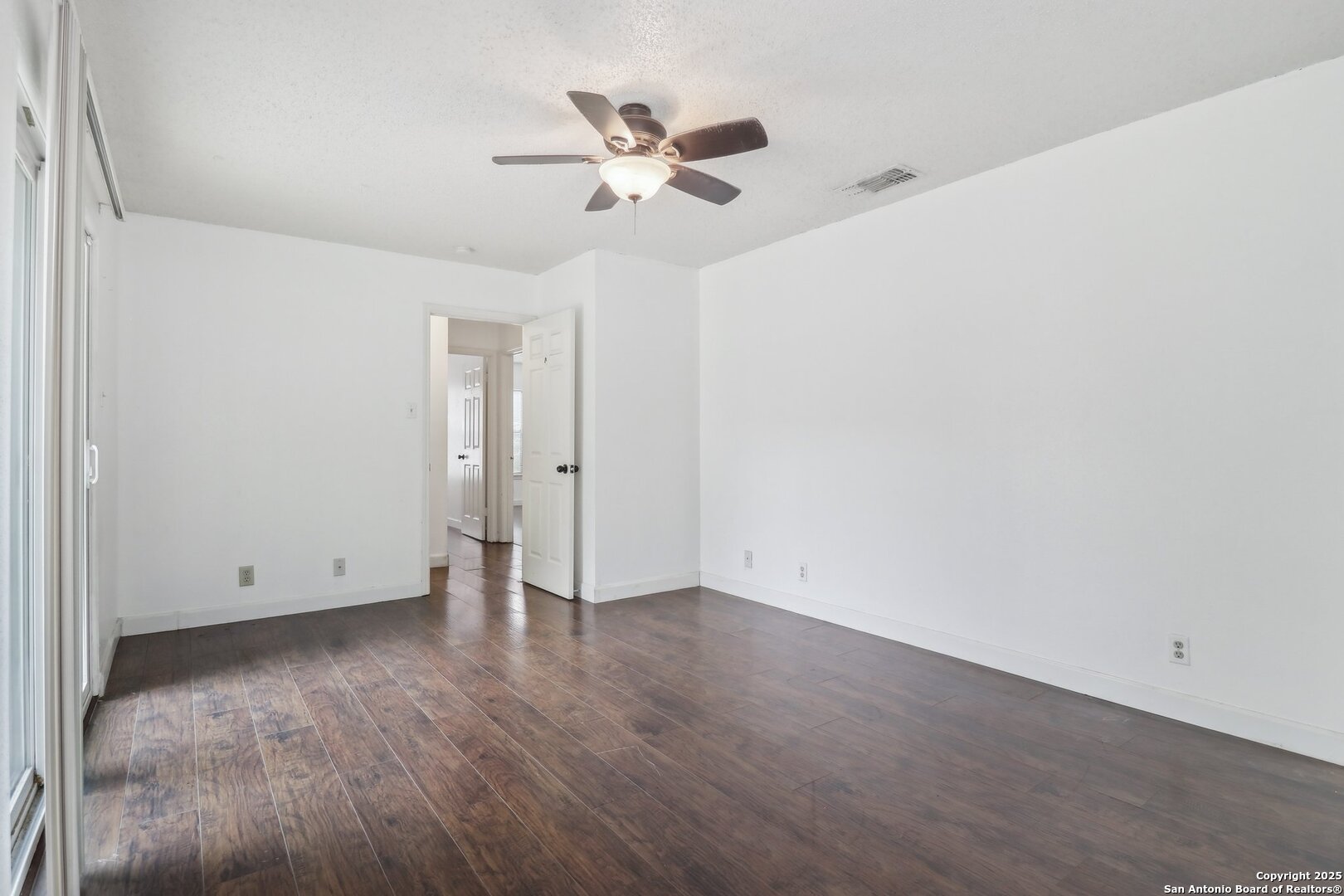 property viewer photo 15