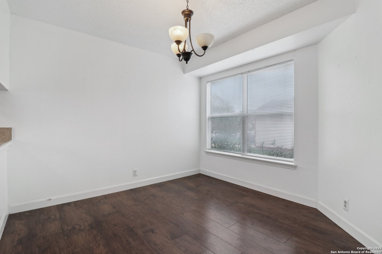 property viewer photo 19