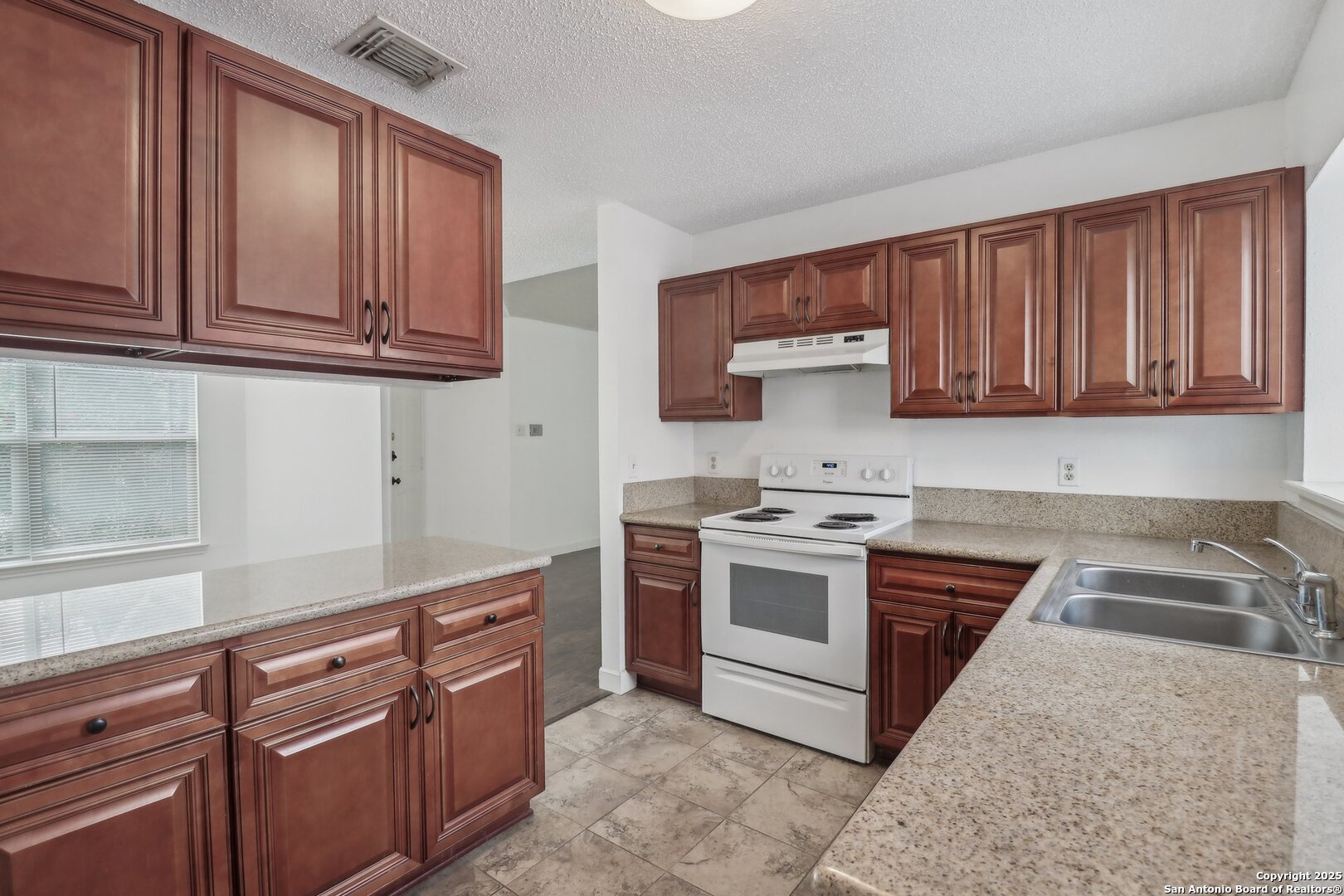 property viewer photo 5