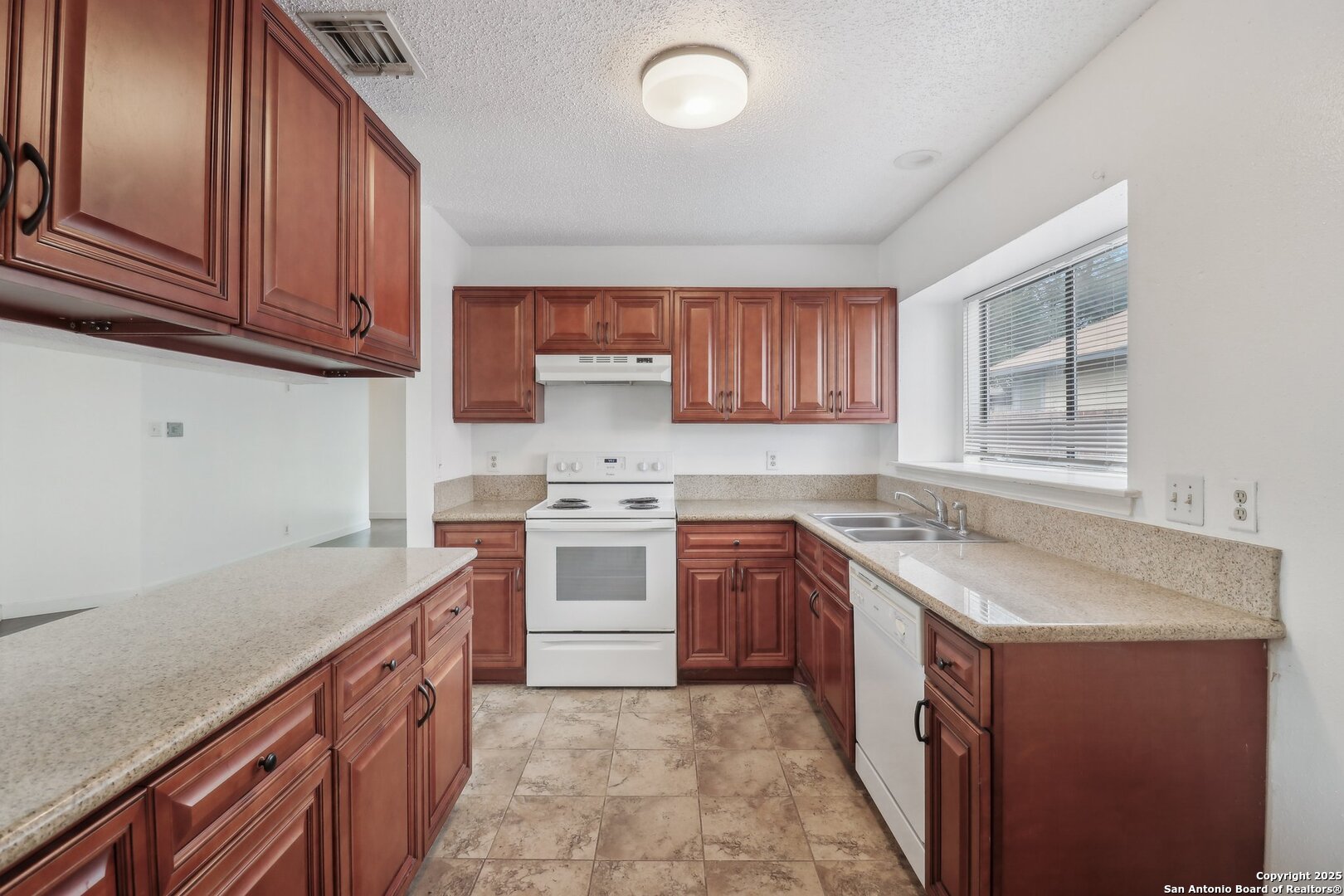 property viewer photo 6