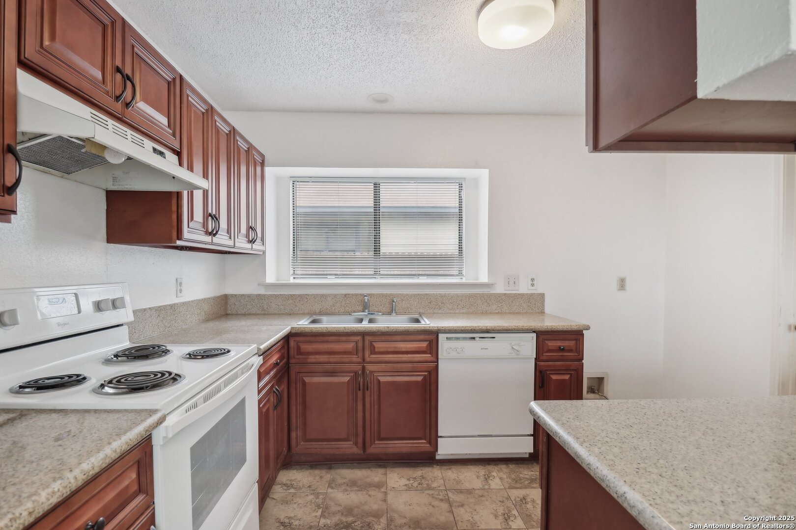 property viewer photo 7