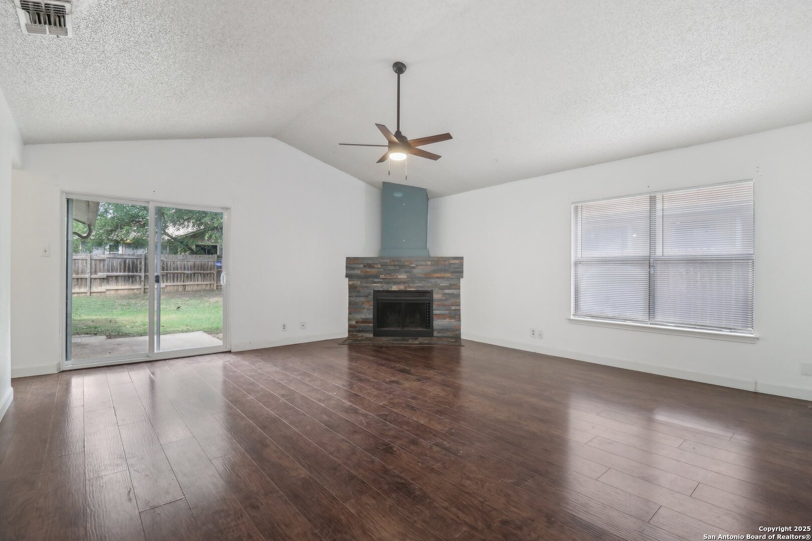 property viewer photo 8