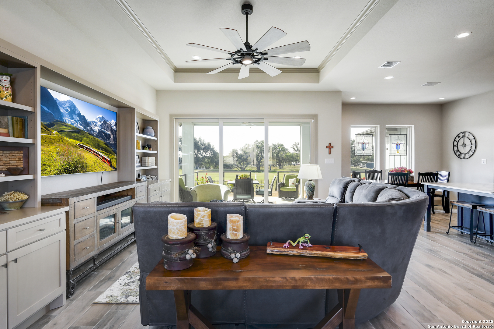 property viewer photo 14
