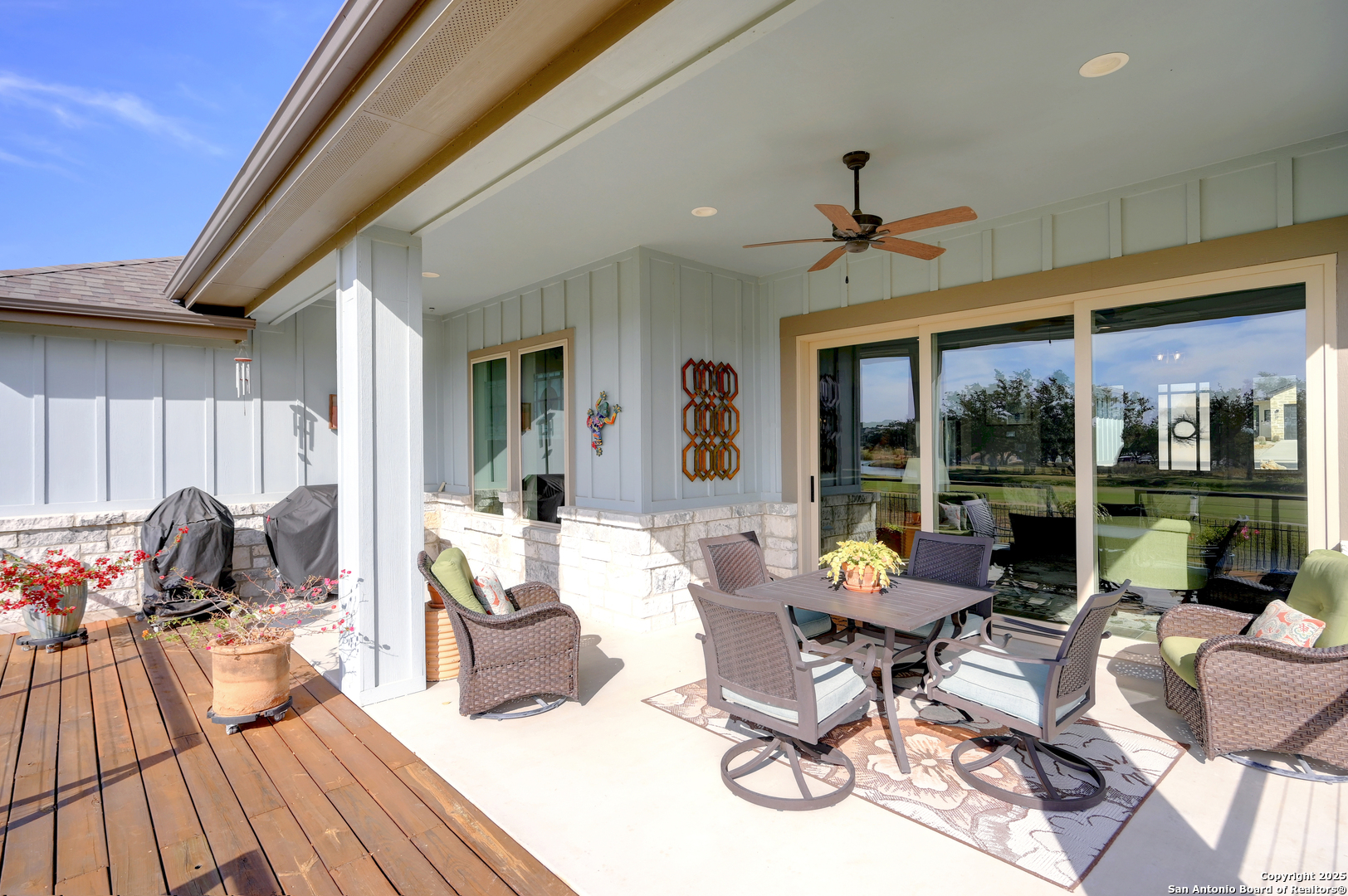 property viewer photo 16
