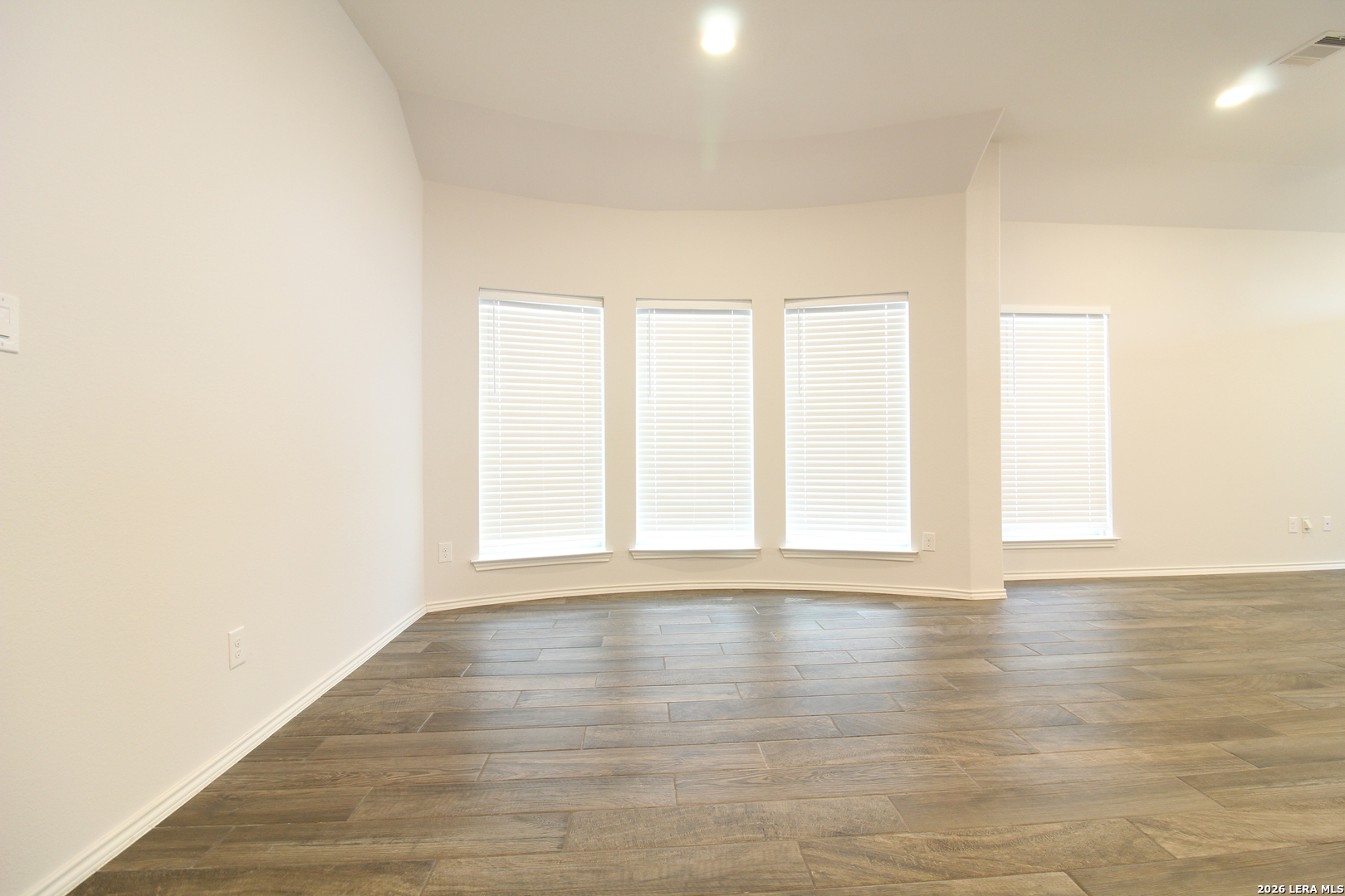 property viewer photo 14