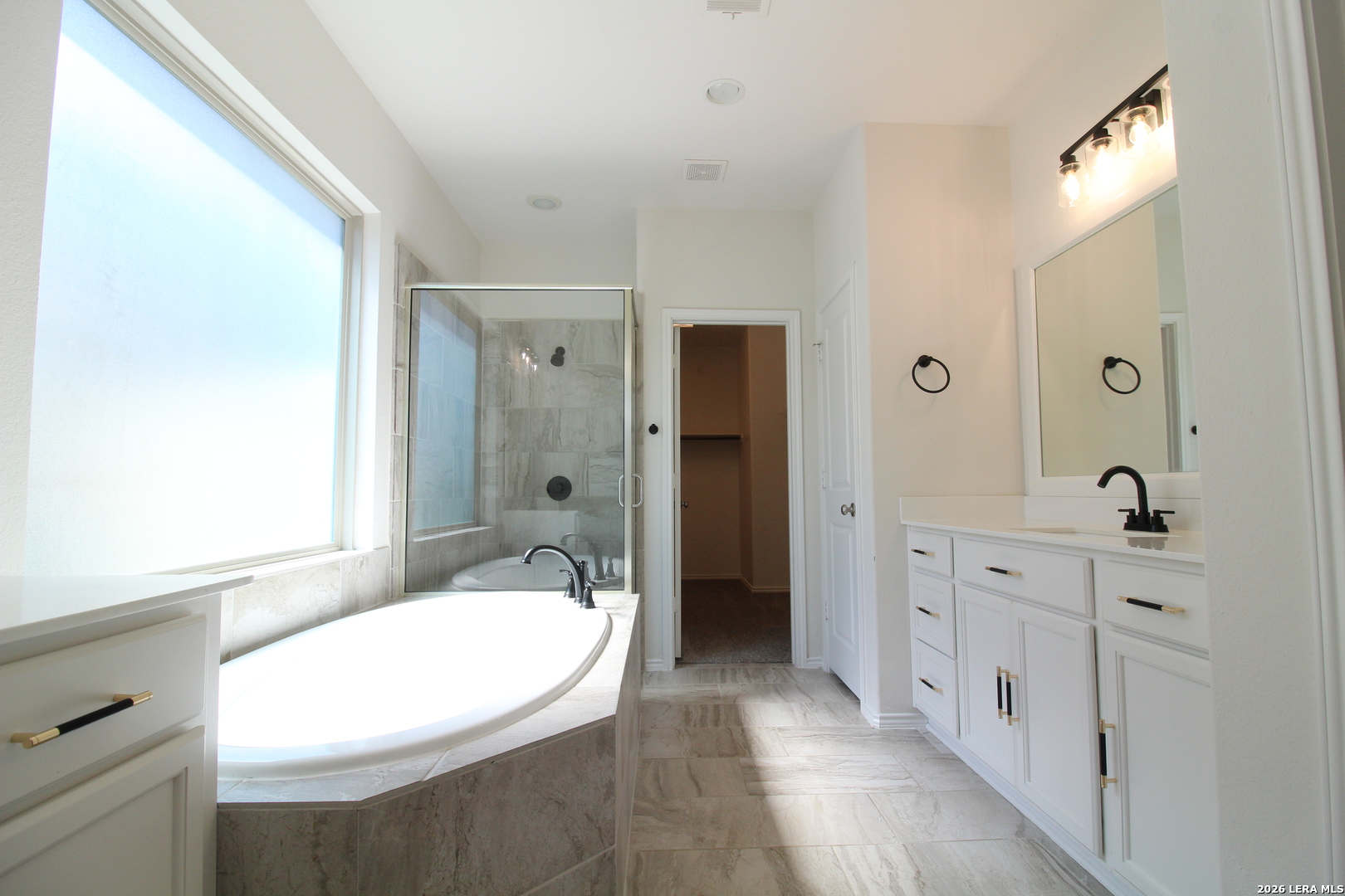 property viewer photo 17
