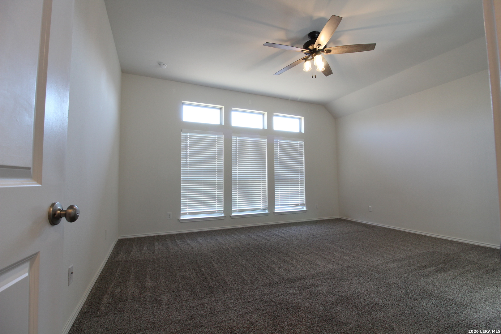 property viewer photo 20