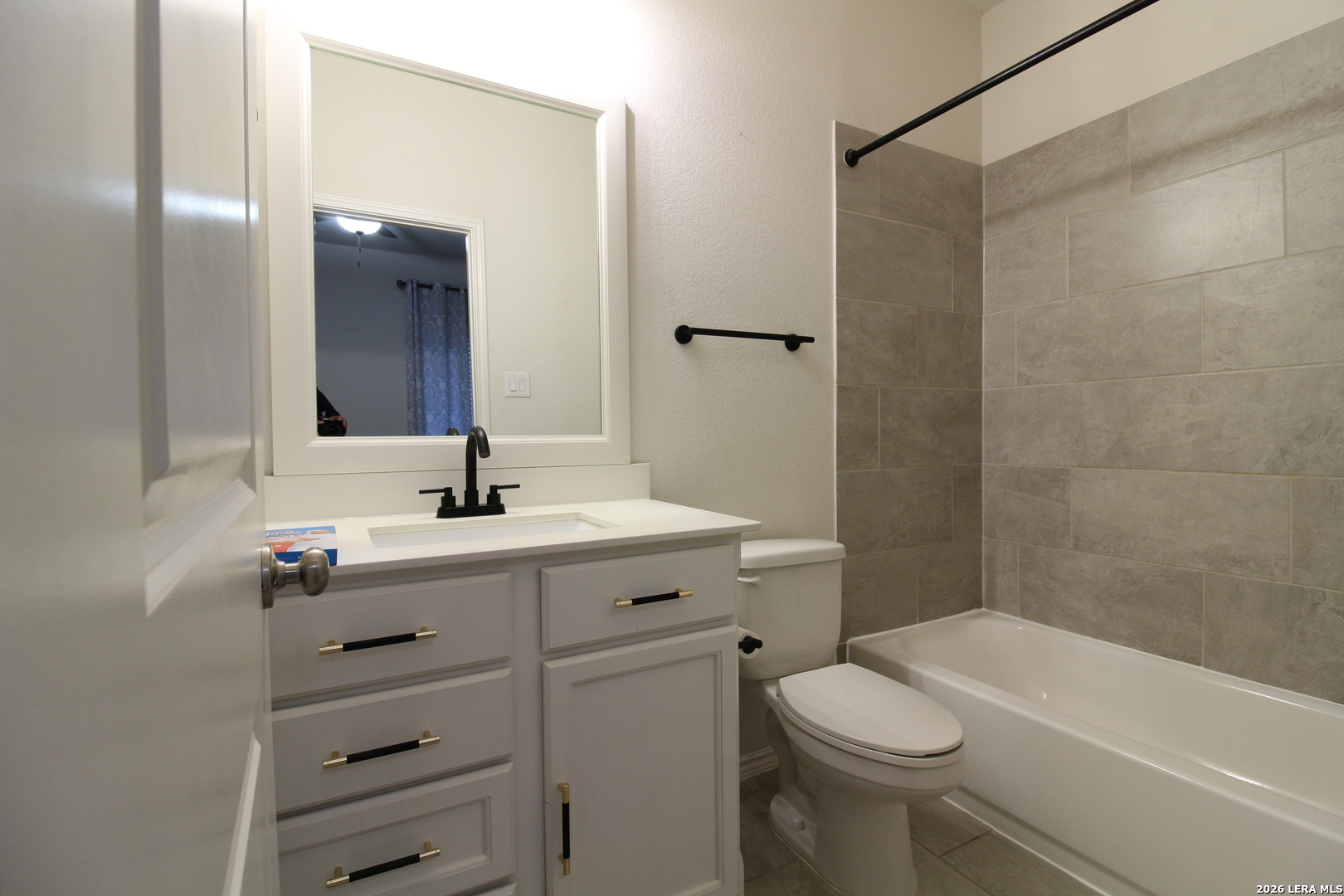 property viewer photo 22