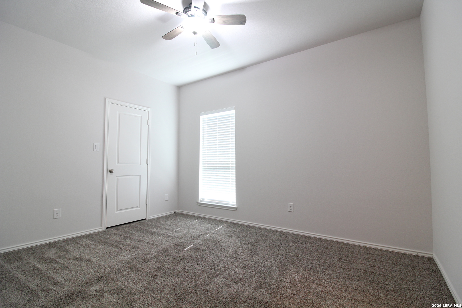 property viewer photo 23