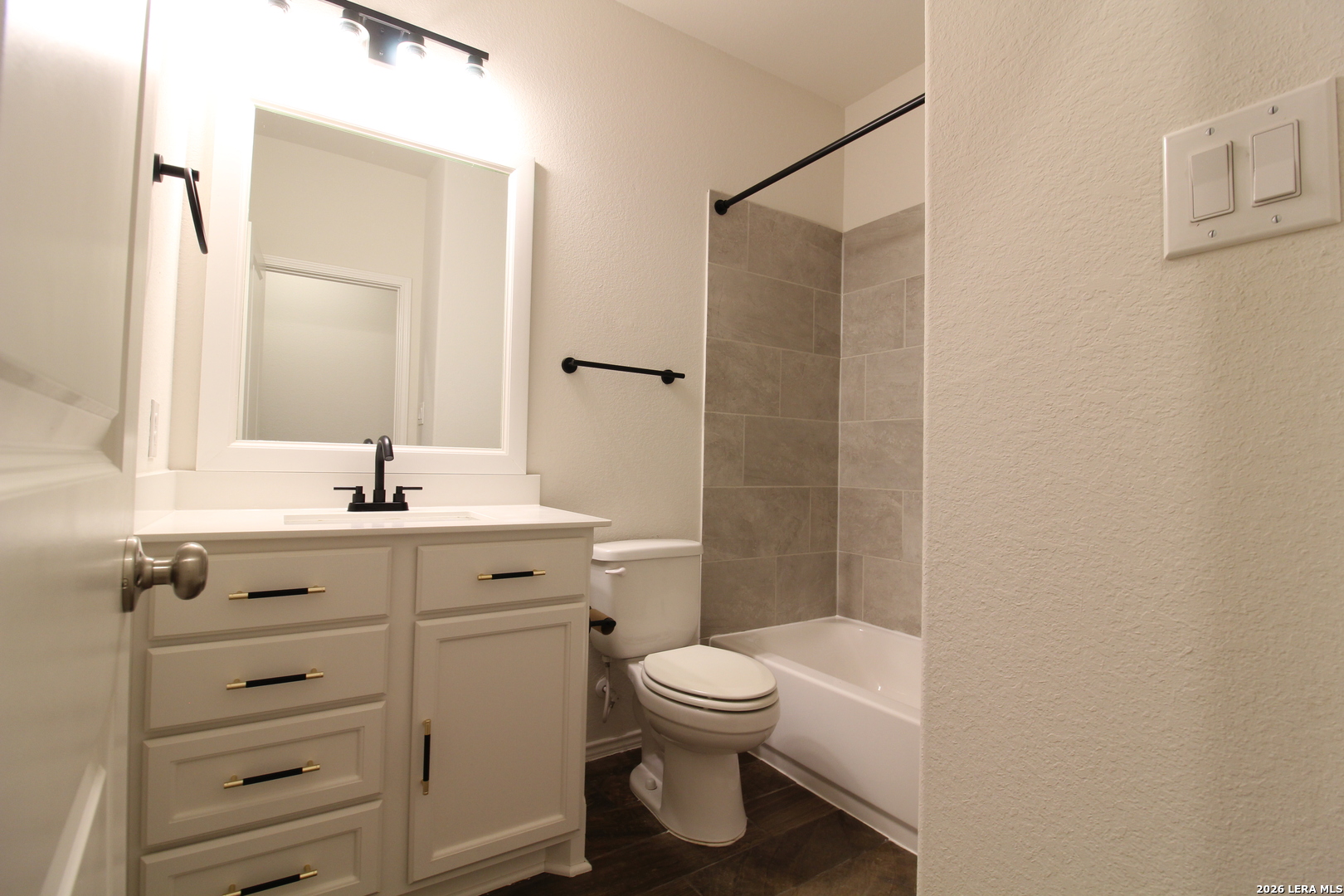 property viewer photo 24