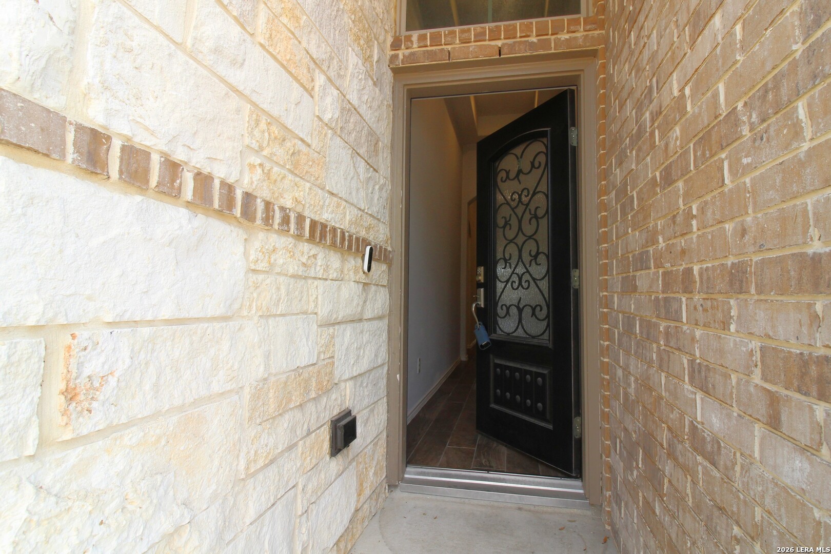 property viewer photo 3