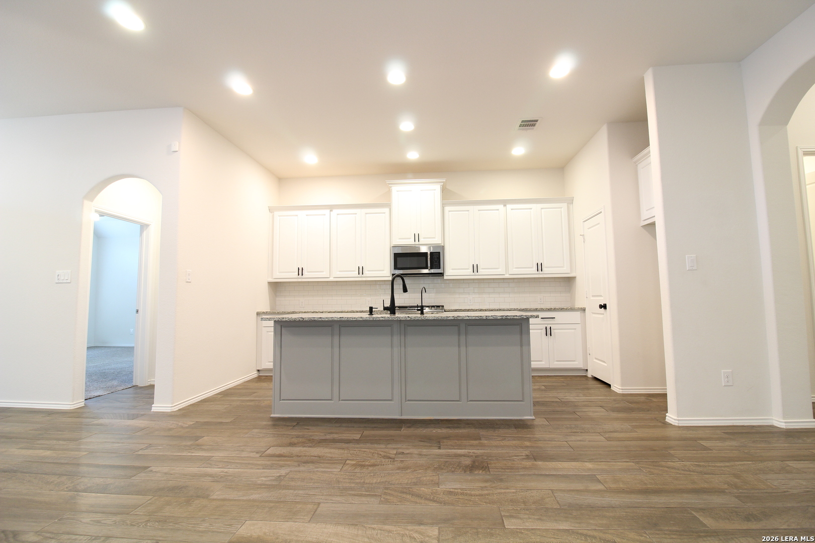 property viewer photo 6