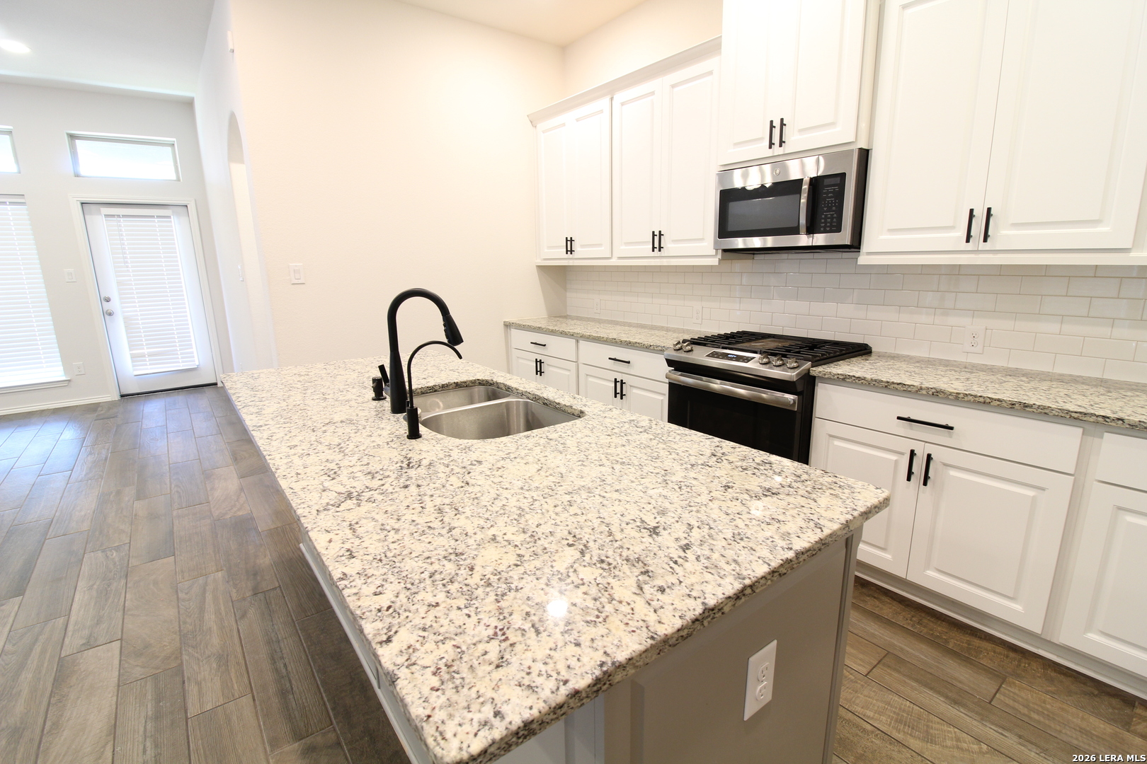 property viewer photo 8