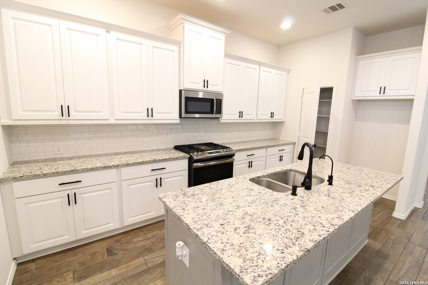 property viewer photo 9