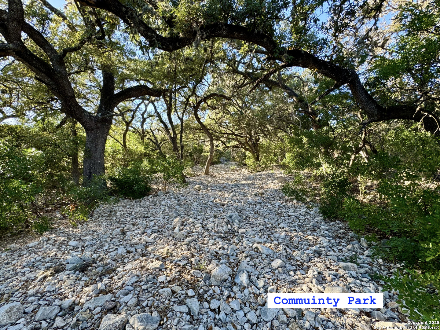 property viewer photo 18