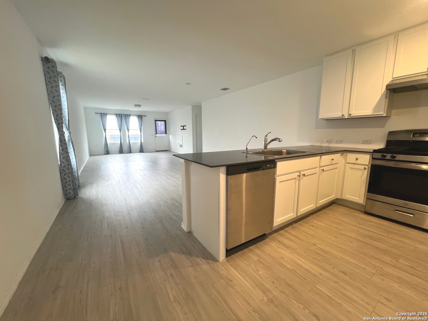property viewer photo 1