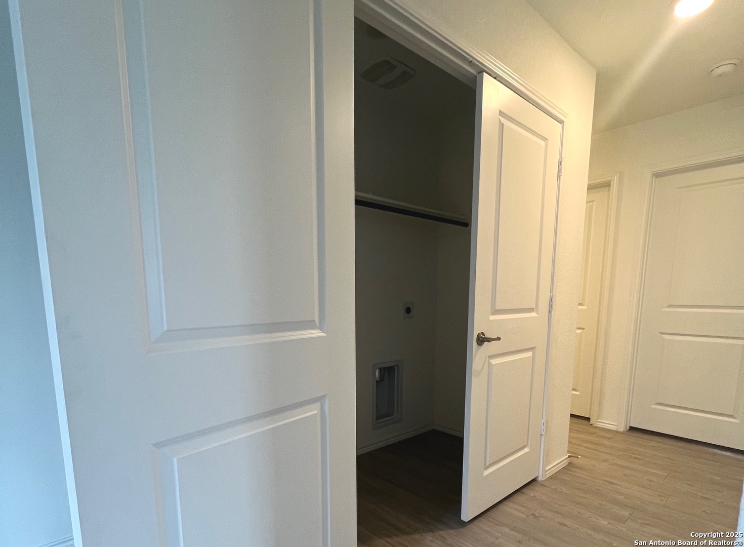 property viewer photo 12