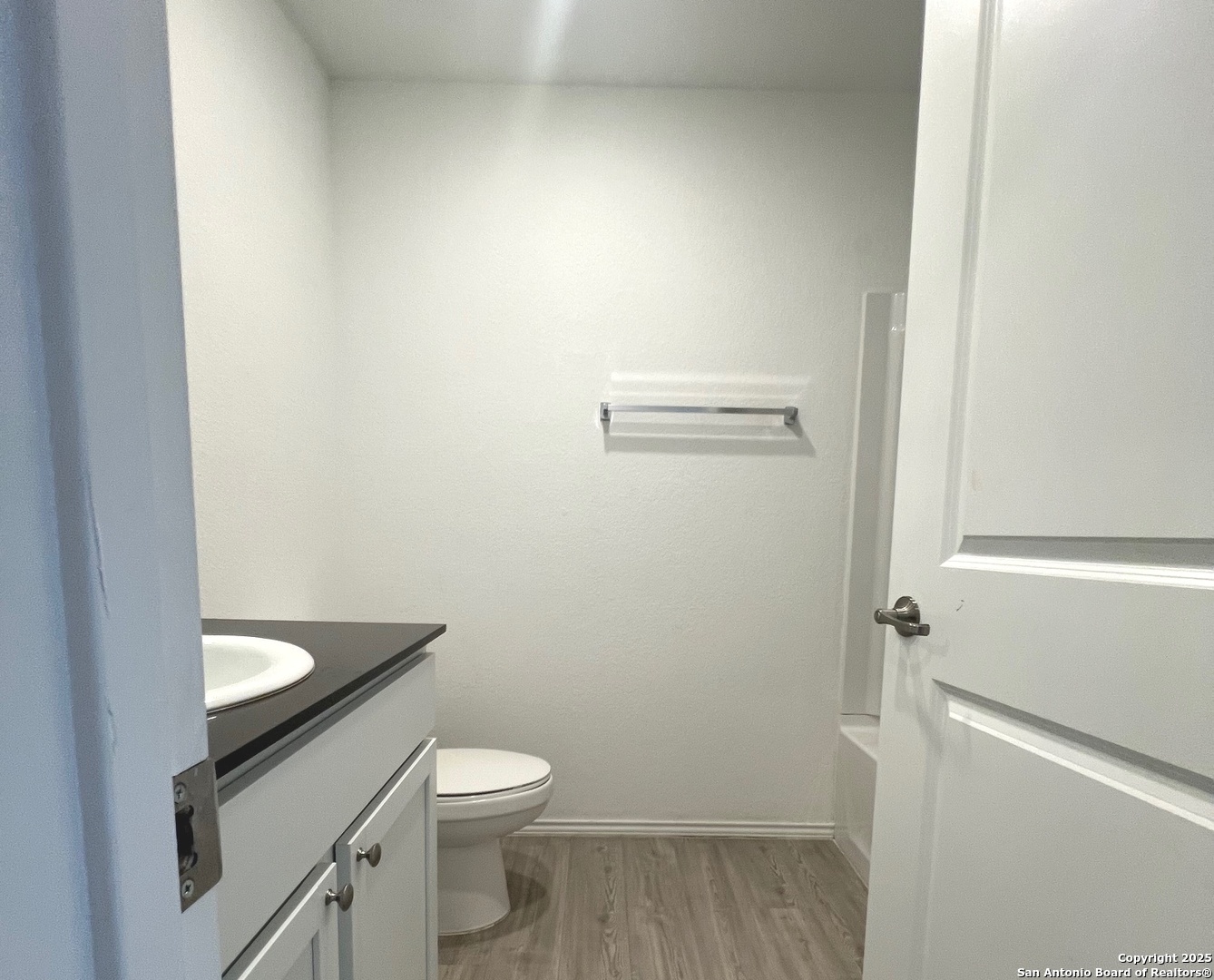 property viewer photo 7