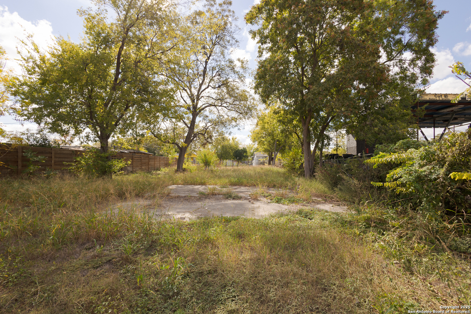 main property photo 13