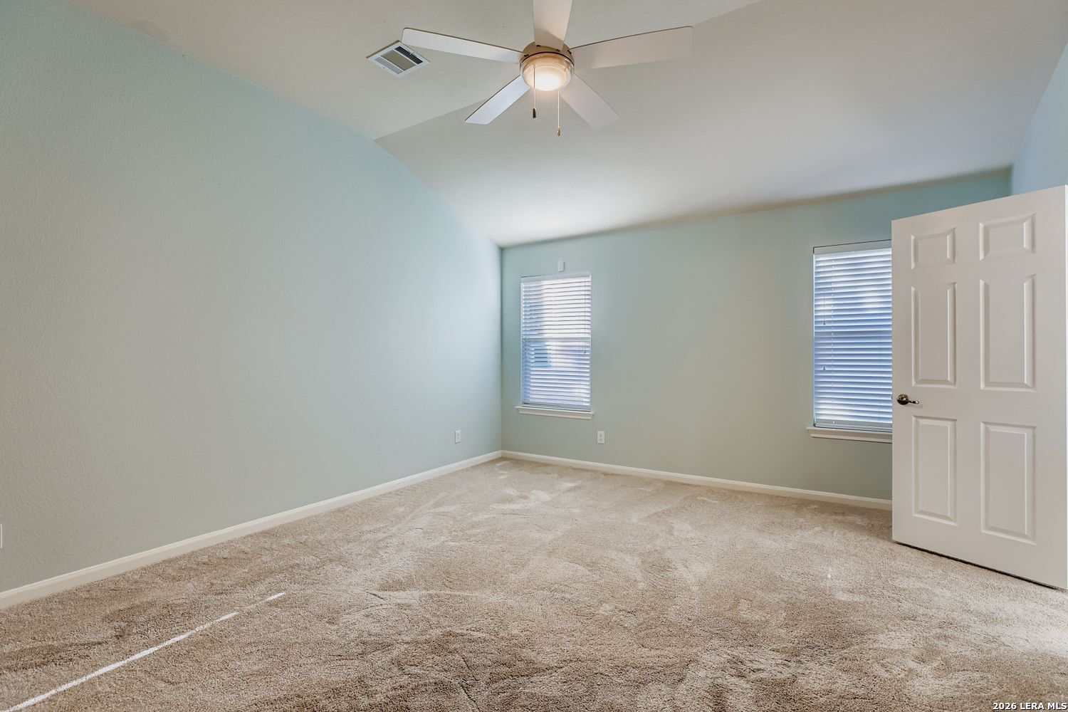 property viewer photo 15