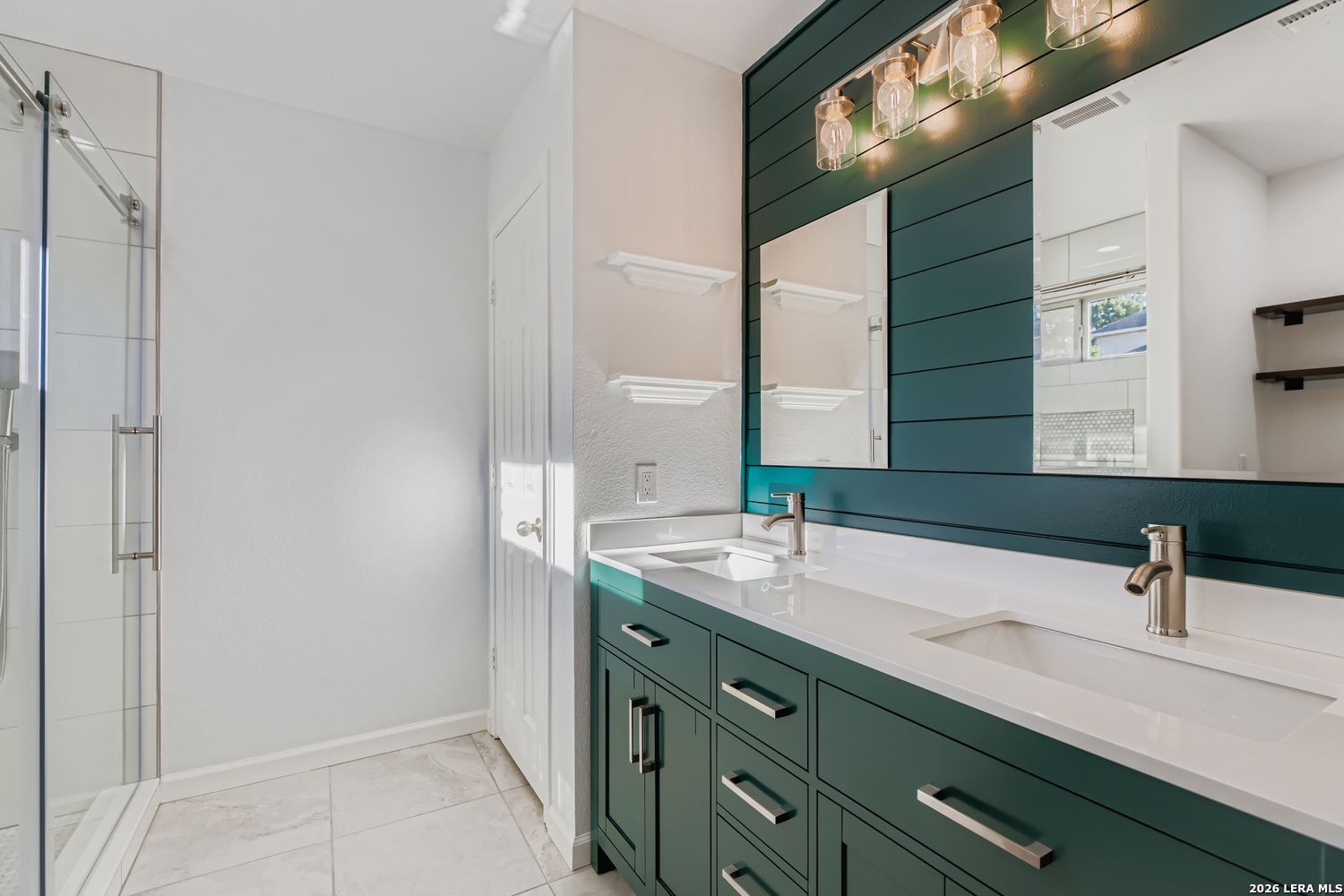 property viewer photo 17