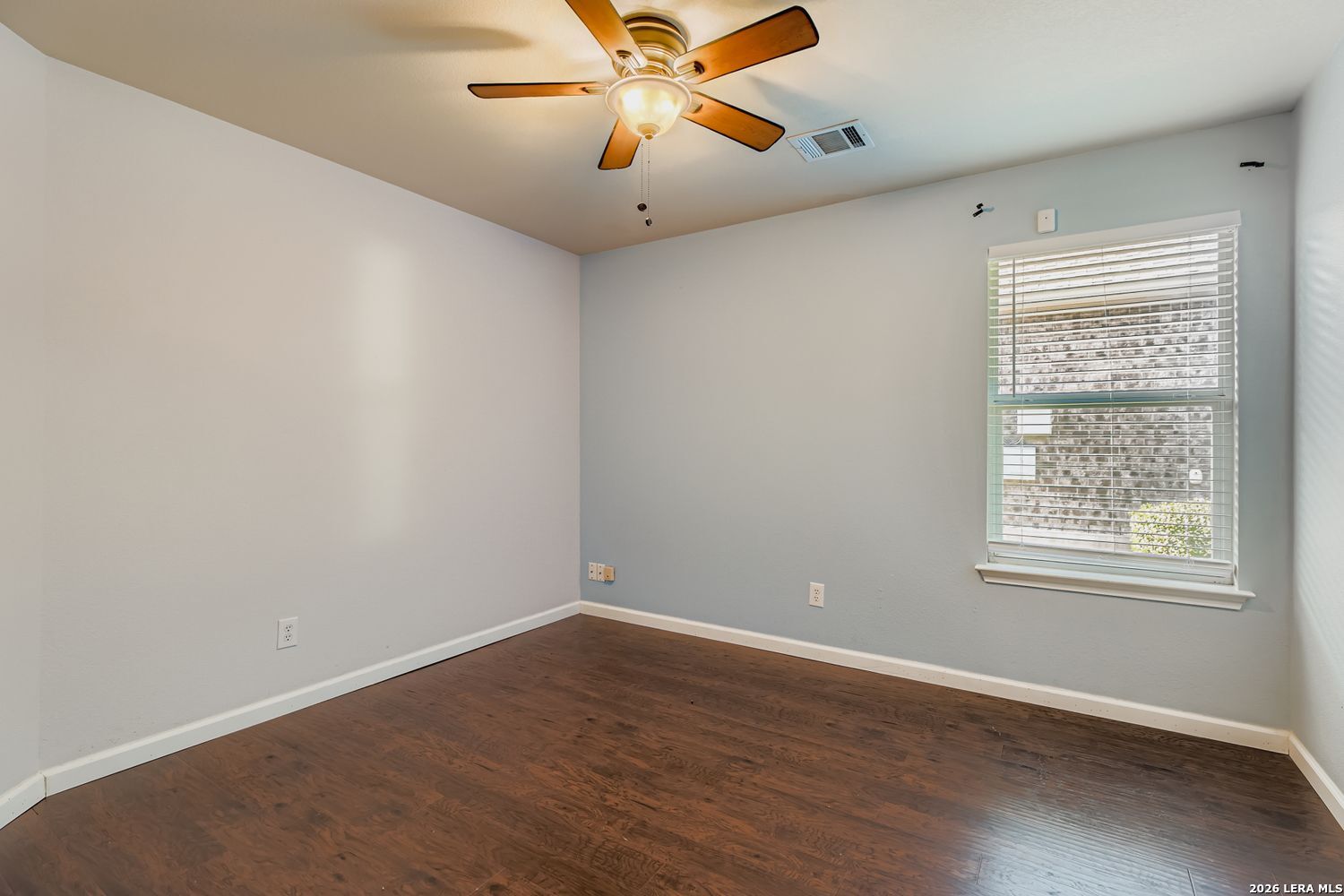 property viewer photo 20