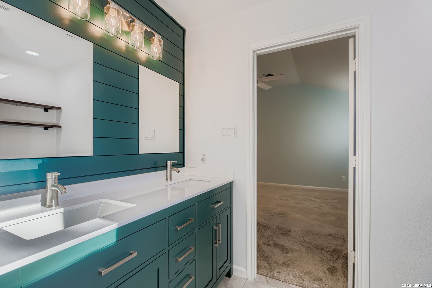 property viewer photo 22